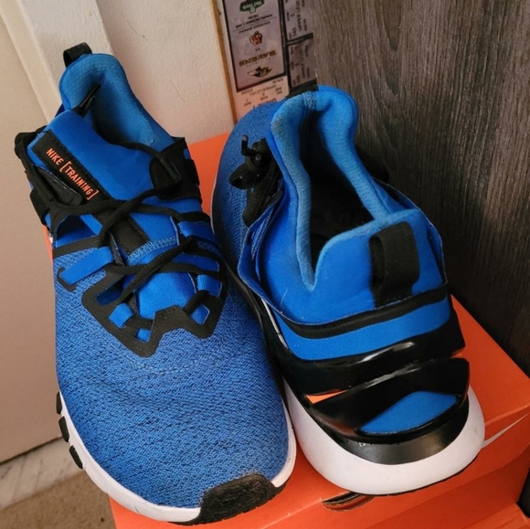 Nike shoes - Picture 4 of 4